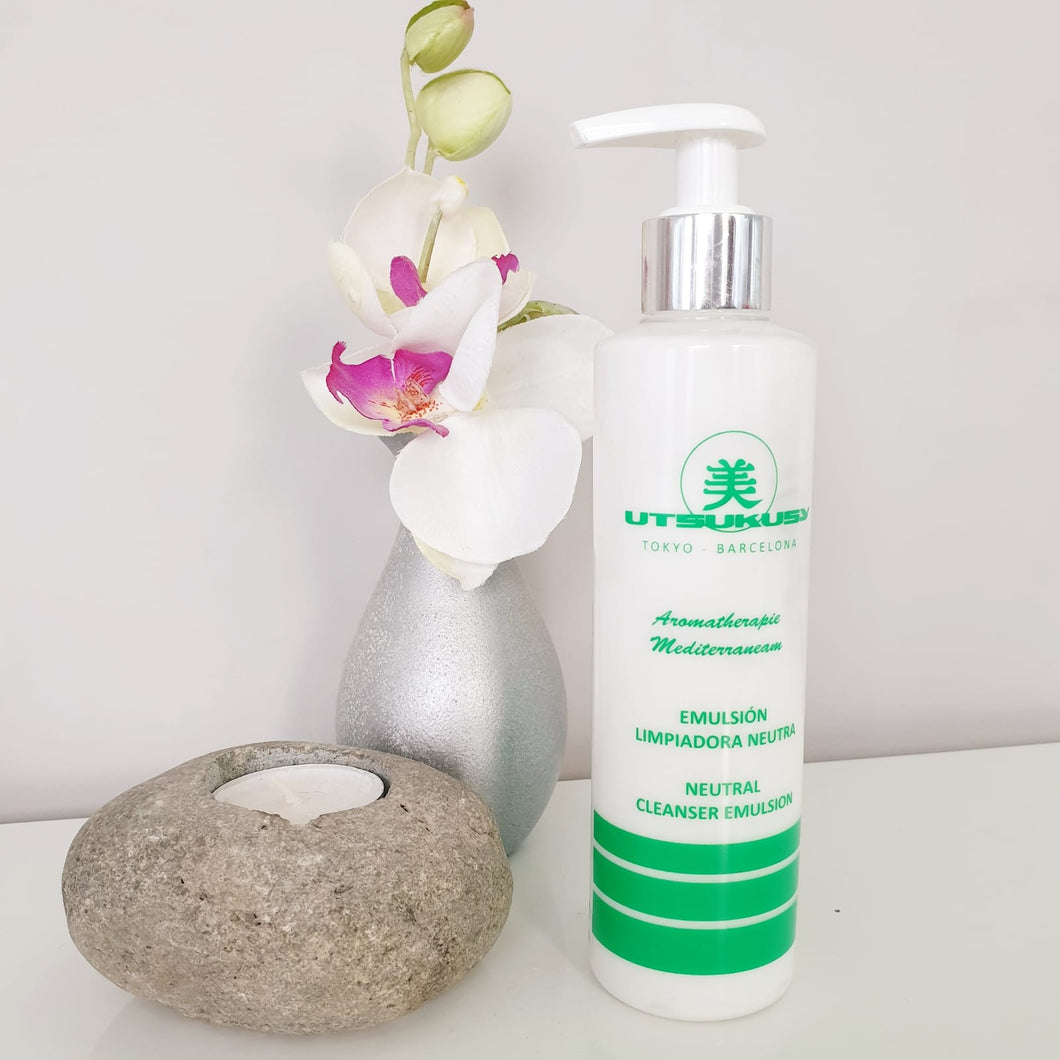UTSUKUSY NEUTRAL CLEANSING EMULSION